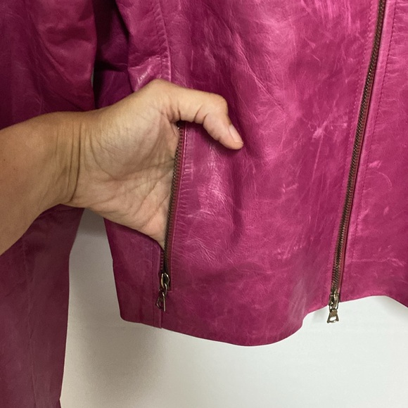 m0851 Magenta Leather Cropped Jacket Made in Canada - Picture 9 of 12
